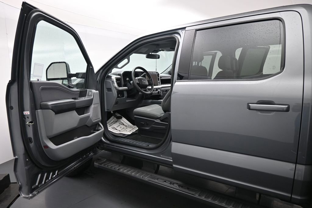 Certified 2023 Ford F350 XLT w/ Black Appearance Package AWD/4WD image 9