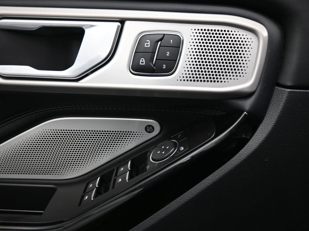 Certified 2022 Ford Explorer Platinum w/ Technology Package image 12