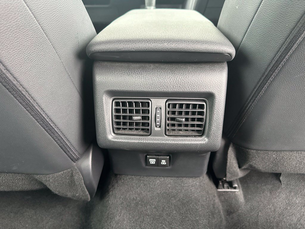 Used 2025 Toyota Camry SE FWD image 32