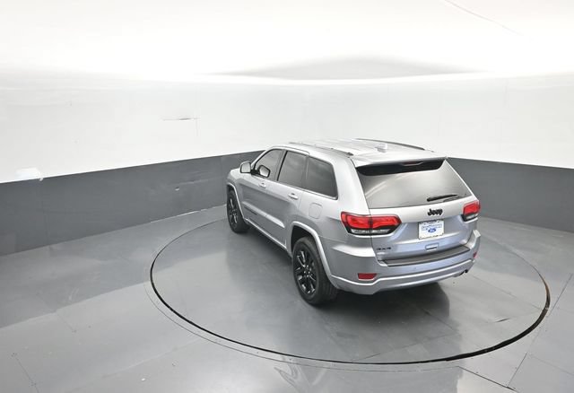 Used 2020 Jeep Grand Cherokee Altitude AWD/4WD image 30