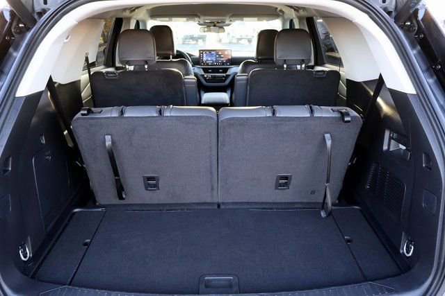 Certified 2025 Ford Explorer Active w/ Active Comfort Package image 22