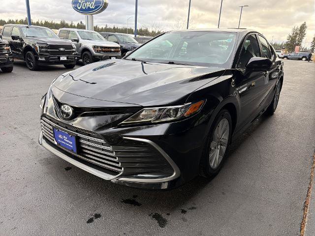 Used 2023 Toyota Camry LE FWD image 3