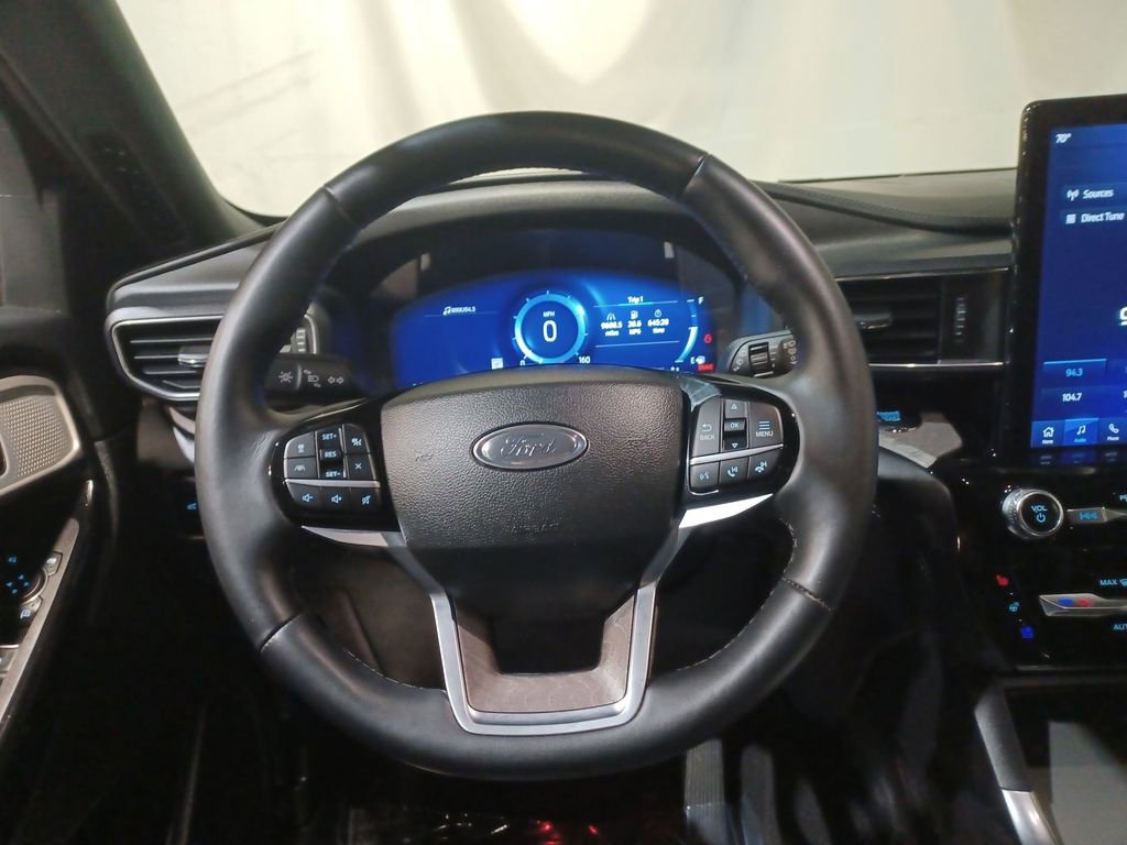 Certified 2023 Ford Explorer Platinum w/ Technology Package image 11
