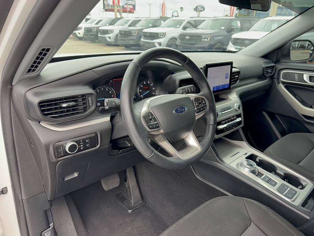 Certified 2022 Ford Explorer XLT RWD image 10