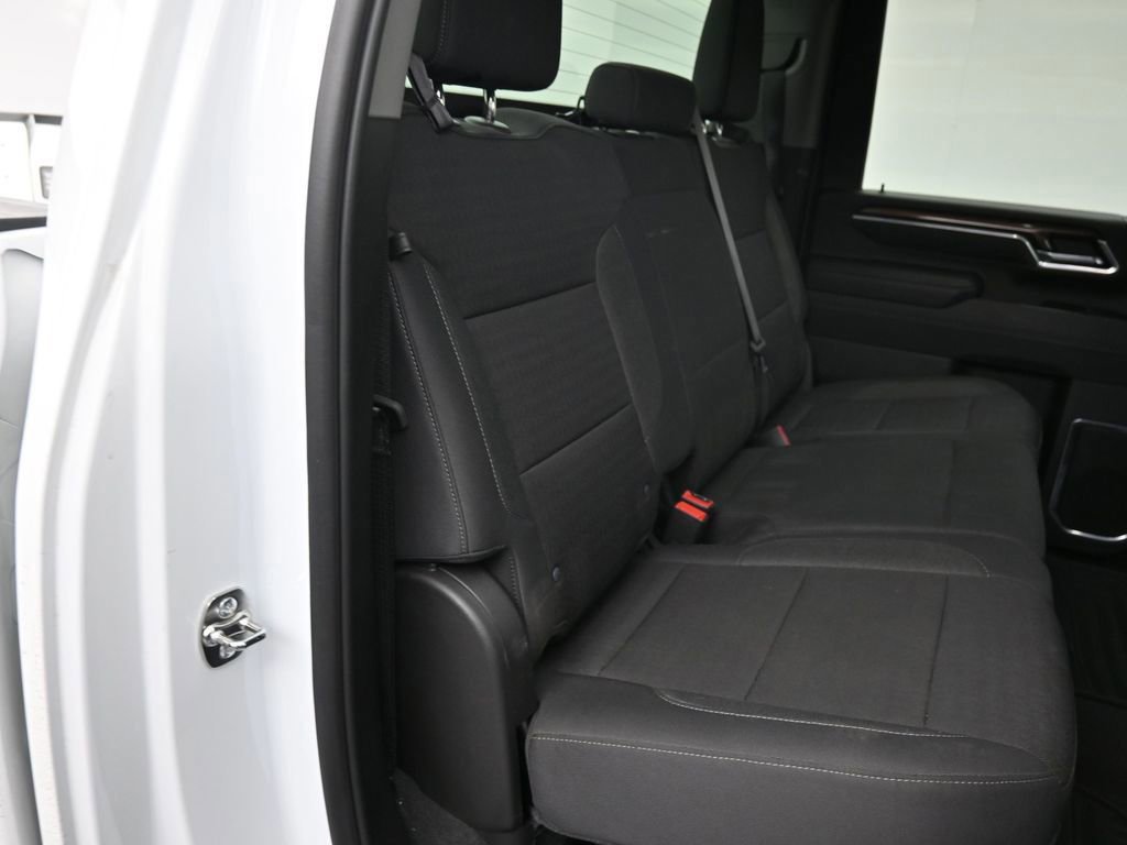 Used 2025 Chevrolet Silverado 2500 LT w/ Convenience Package image 44