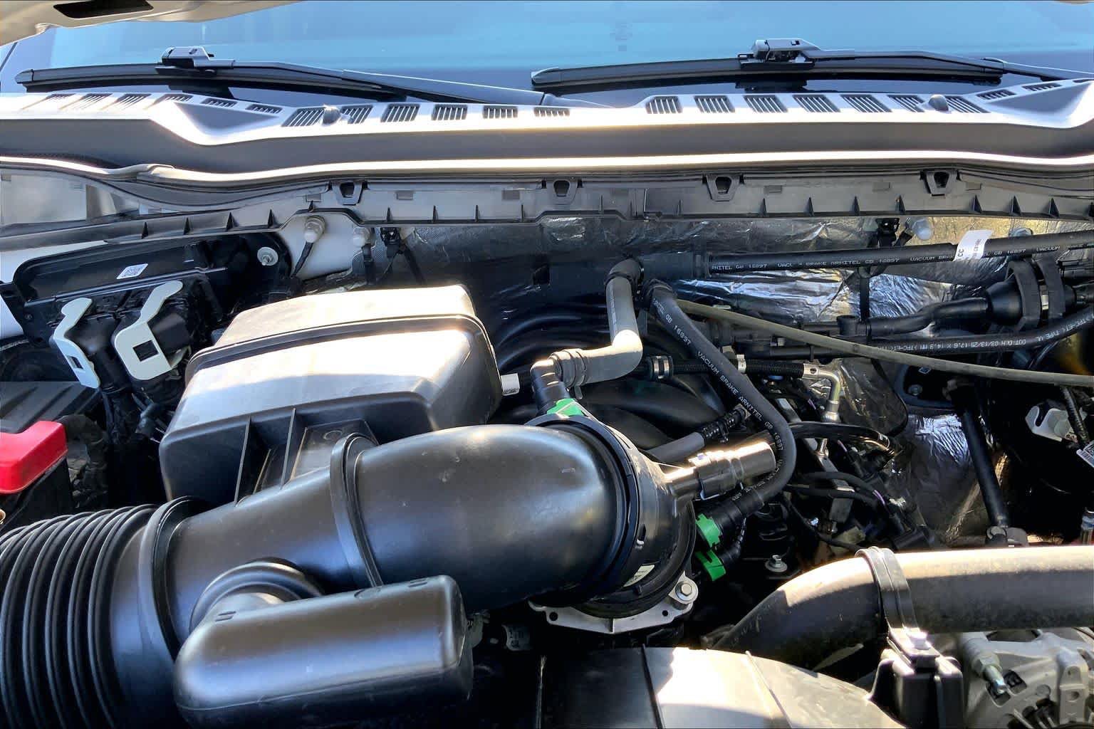Certified 2025 Ford F250 XLT w/ 360-Degree Camera Package AWD/4WD image 32