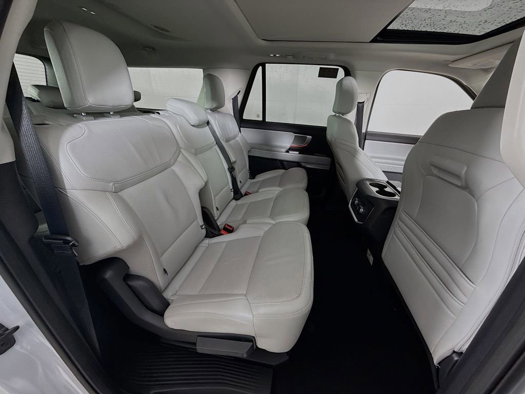 Certified 2025 Ford Expedition Max Platinum image 31