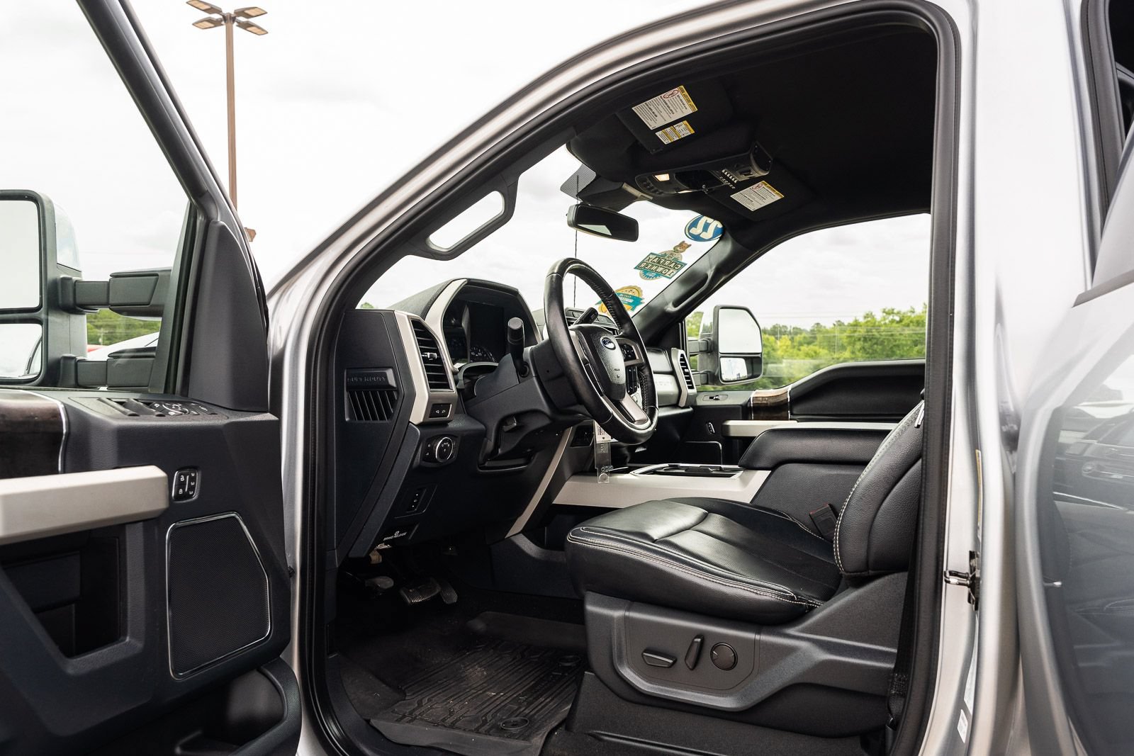 Certified 2022 Ford F250 Lariat w/ Chrome Package AWD/4WD image 16