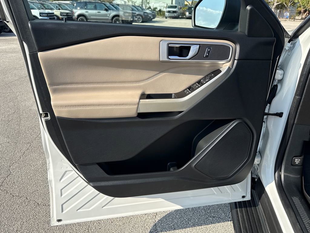 Certified 2021 Ford Explorer XLT w/ Equipment Group 202A image 13