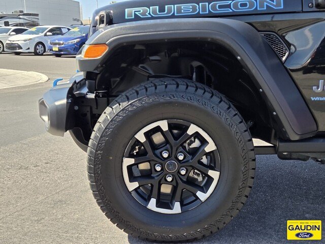 Used 2024 Jeep Wrangler Unlimited Rubicon 4xe AWD/4WD image 10
