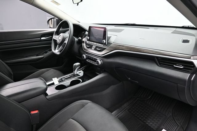 Used 2024 Nissan Altima 2.5 SV FWD image 29