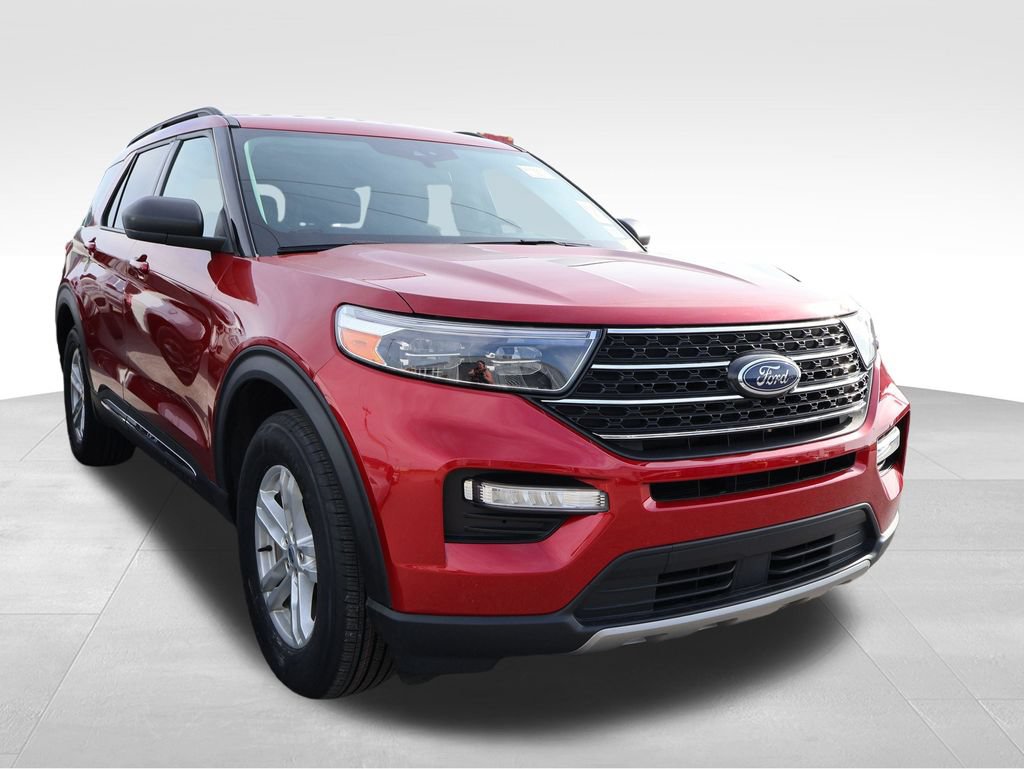 Certified 2022 Ford Explorer XLT w/ Equipment Group 202A AWD/4WD image 11