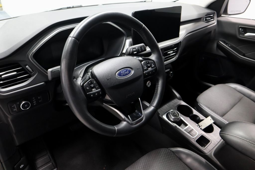 Certified 2023 Ford Escape SE w/ Class II Trailer Tow Package image 26