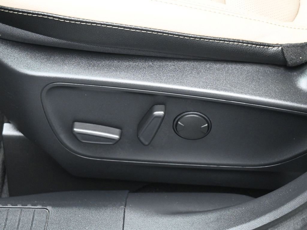 Certified 2022 Ford Escape SEL image 37