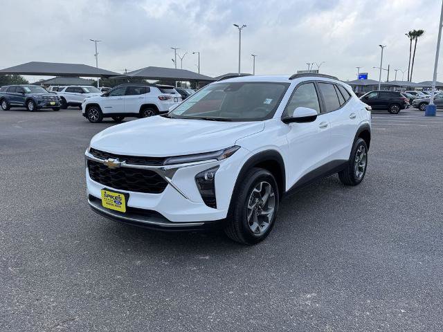 Used 2025 Chevrolet Trax LT FWD image 8
