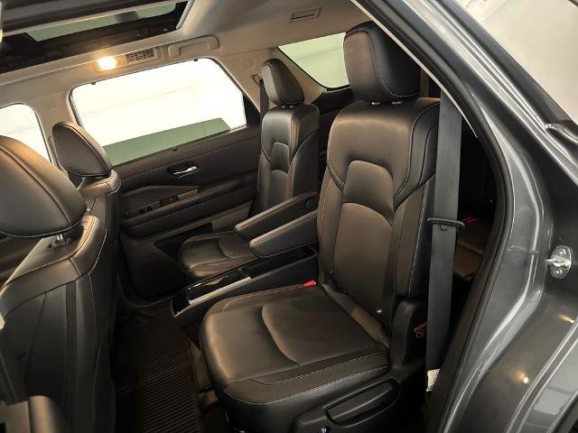 Used 2023 Nissan Pathfinder SL w/ SL Premium Package FWD image 32