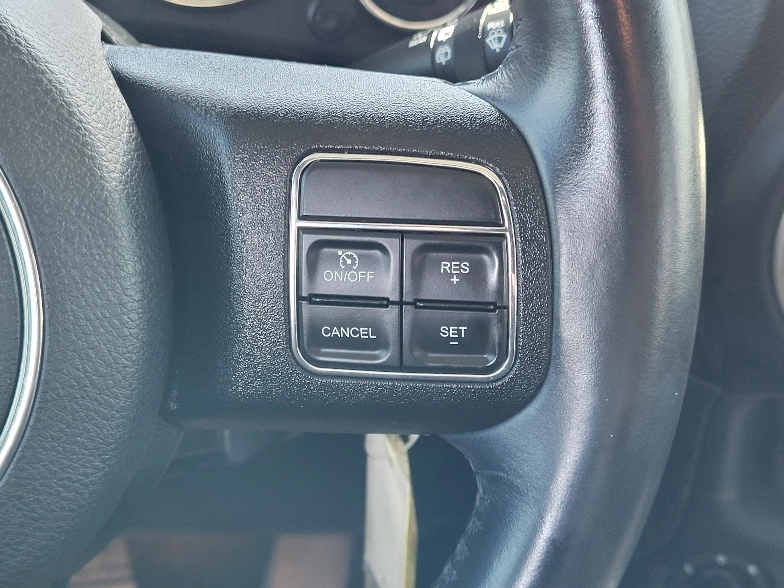 Used 2017 Jeep Wrangler Unlimited Sahara AWD/4WD image 13