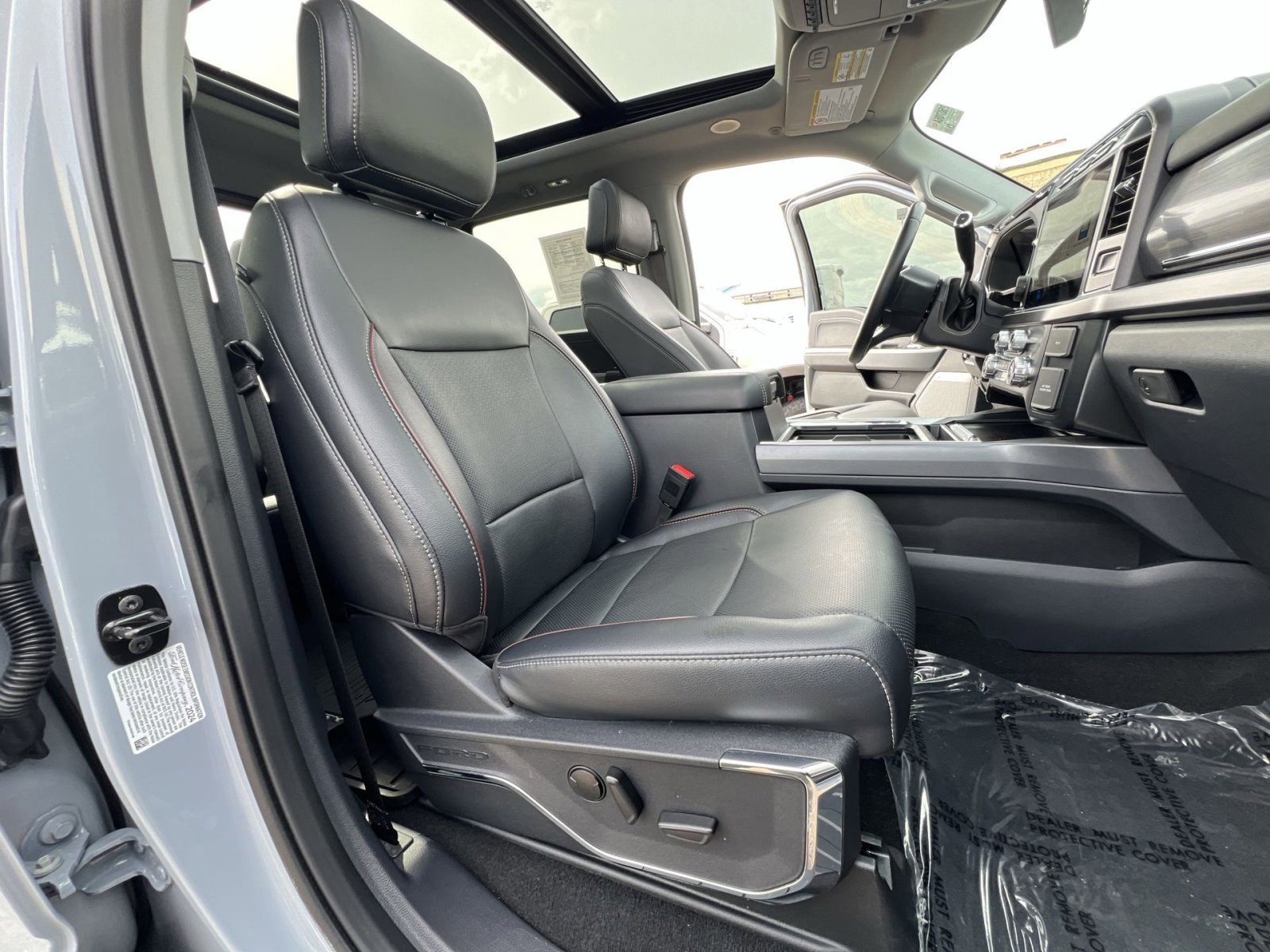 Certified 2024 Ford F250 Lariat w/ Lariat Ultimate Package image 27