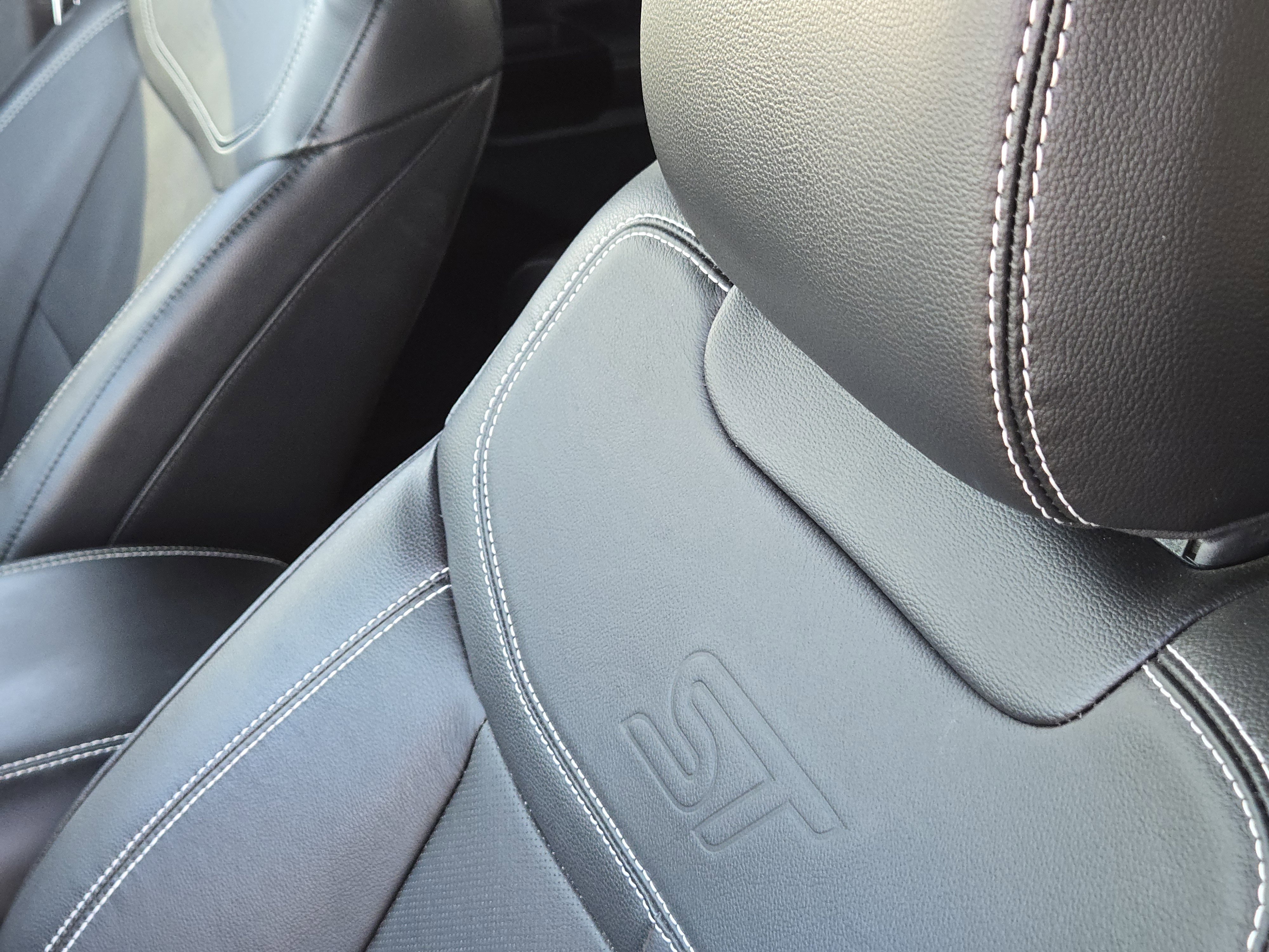 Certified 2023 Ford Explorer ST w/ Equipment Group 401A image 15