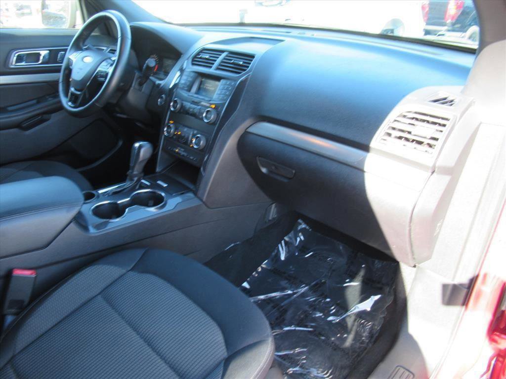 Certified 2019 Ford Explorer XLT image 10