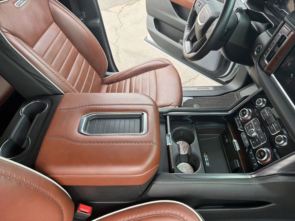 Used 2024 GMC Yukon Denali Ultimate AWD/4WD image 37