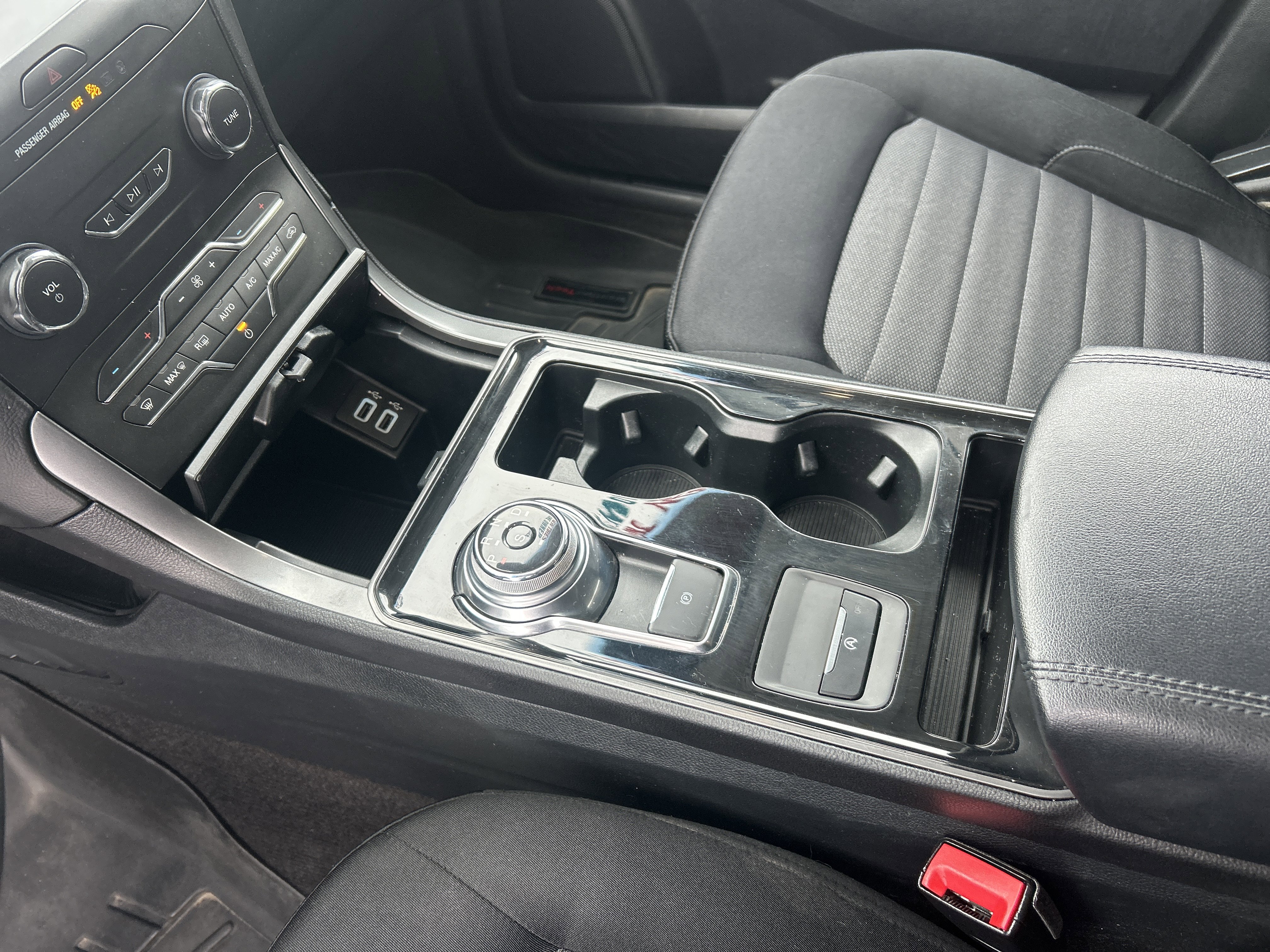 Certified 2020 Ford Edge SE image 21