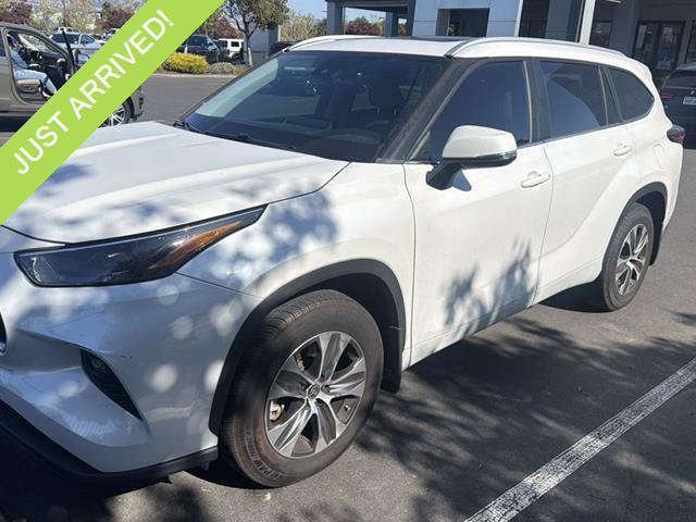 Used 2024 Toyota Highlander XLE