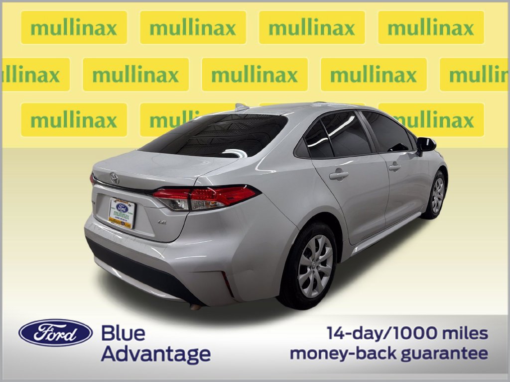 Used 2020 Toyota Corolla LE FWD image 3