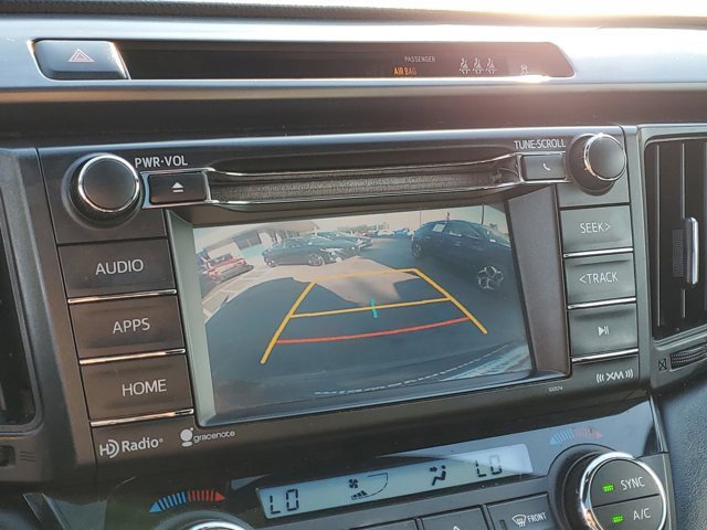 Used 2018 Toyota RAV4 SE image 26