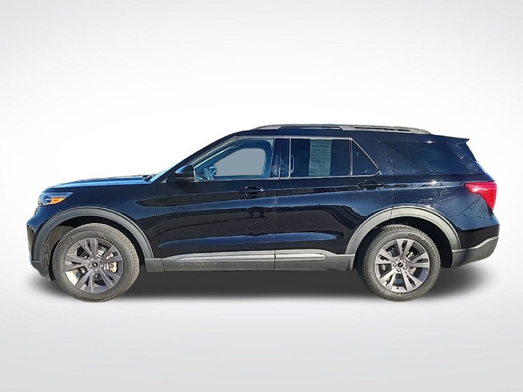 Certified 2023 Ford Explorer XLT w/ Equipment Group 202A AWD/4WD image 4