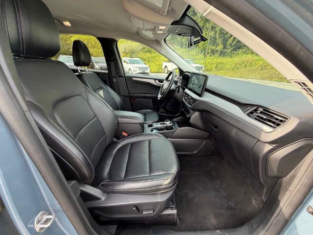 Certified 2025 Ford Escape Platinum AWD/4WD image 38