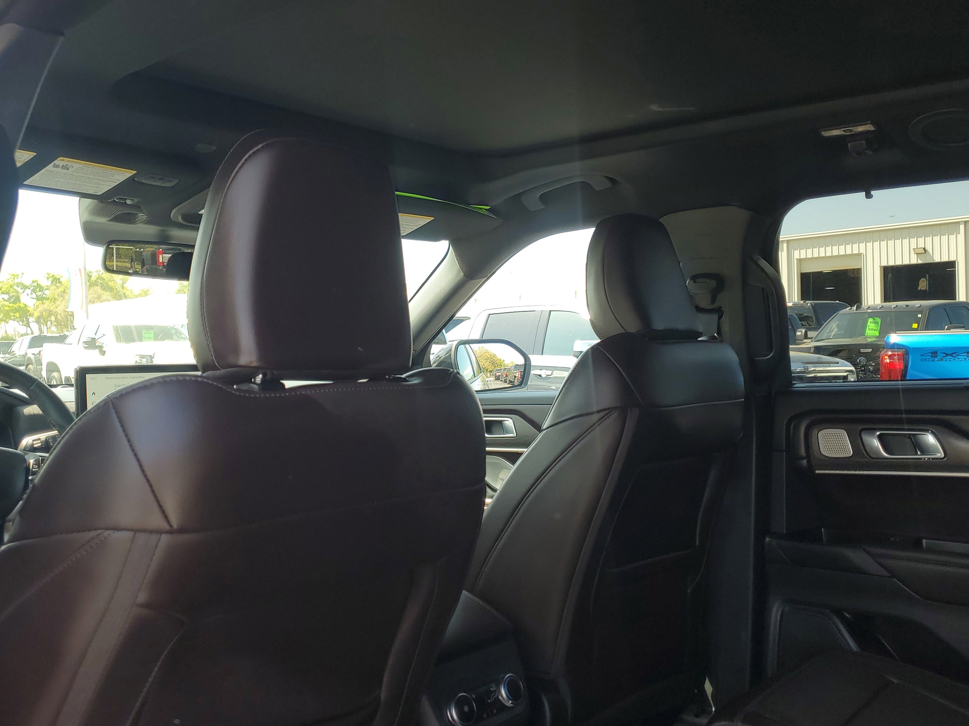 Certified 2025 Ford Explorer Platinum image 15