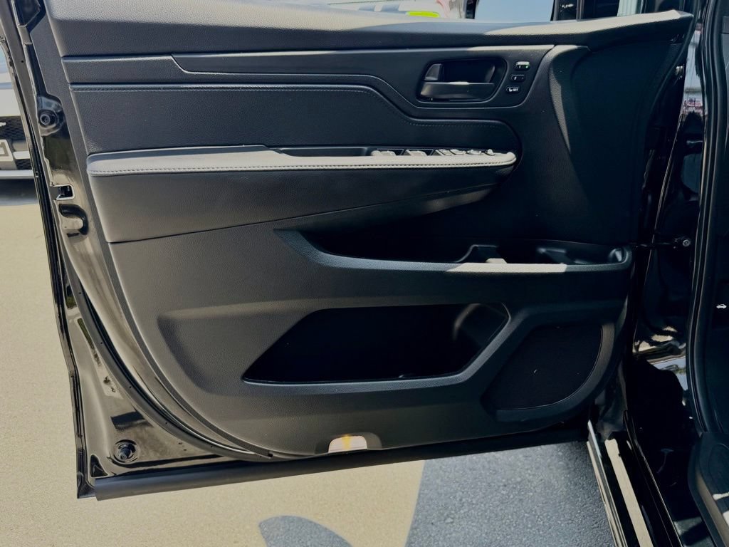 Used 2025 Honda Odyssey Sport-L image 16