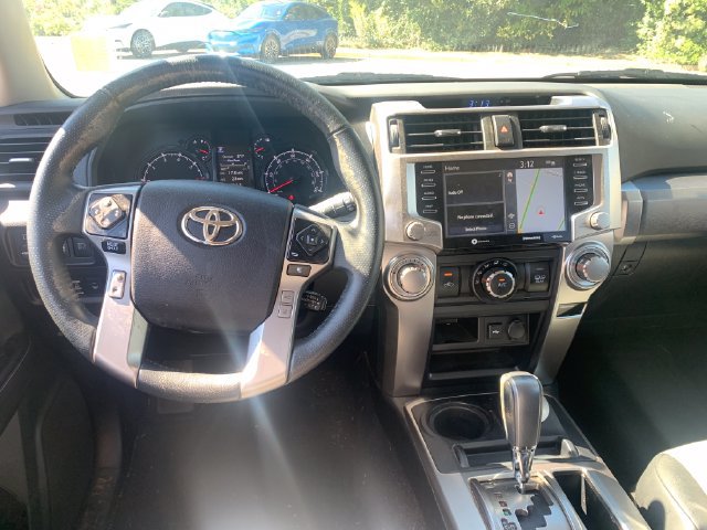 Used 2022 Toyota 4Runner SR5 Premium w/ Moonroof Package AWD/4WD image 13