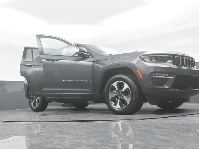 Used 2024 Jeep Grand Cherokee Limited 4xe AWD/4WD image 33