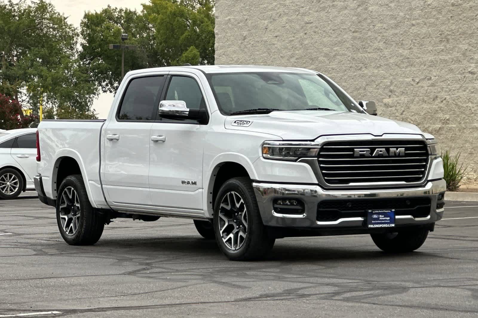 Used 2025 RAM 1500 Laramie AWD/4WD image 10