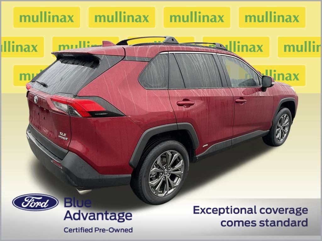 Used 2022 Toyota RAV4 XLE Premium image 3