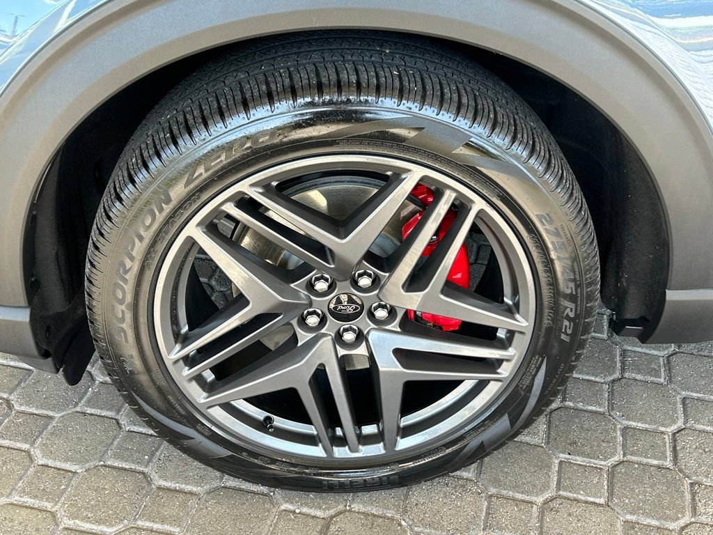 Certified 2025 Ford Explorer ST AWD/4WD image 19