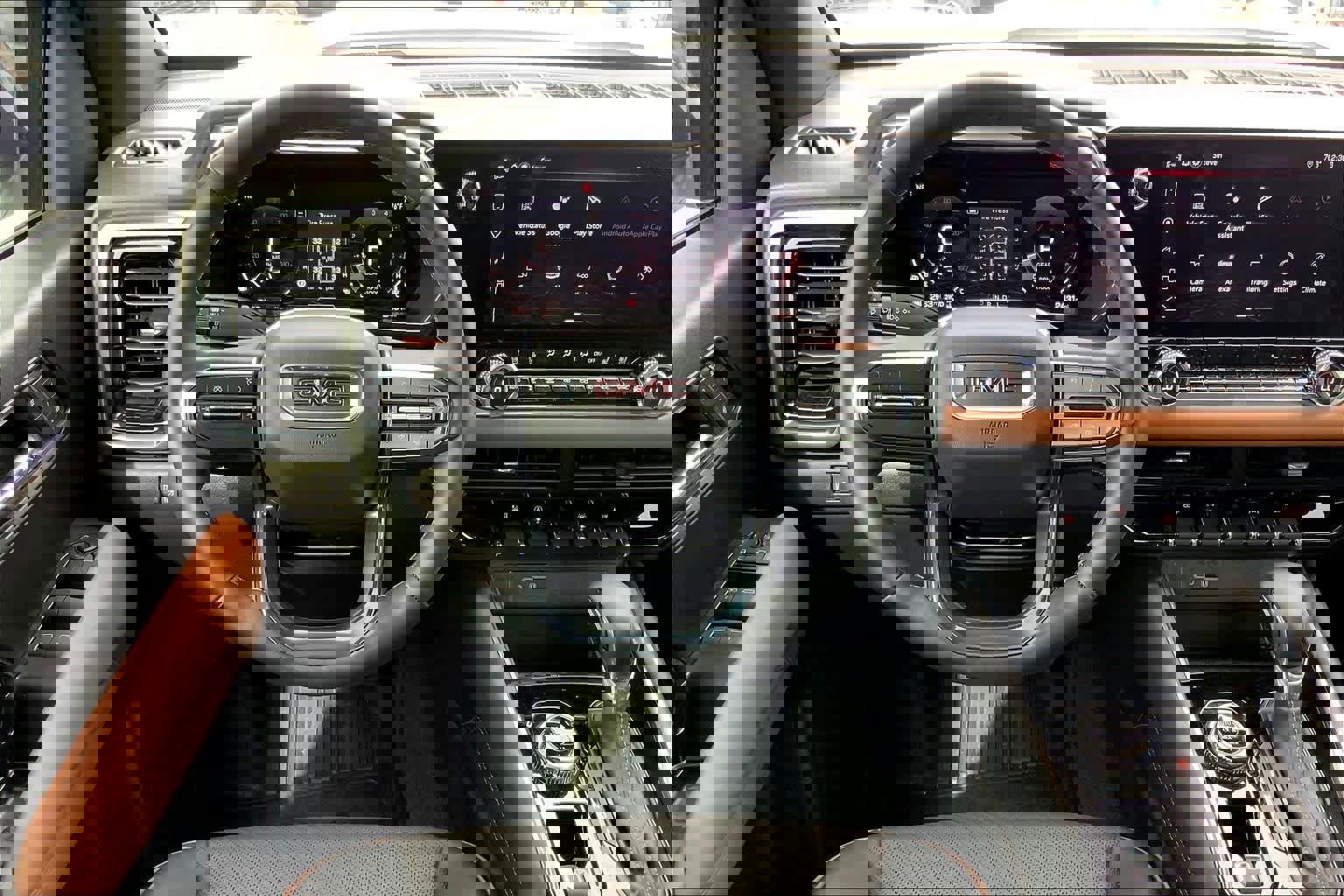 Used 2024 GMC Canyon AT4 w/ AT4 Premium Package image 14