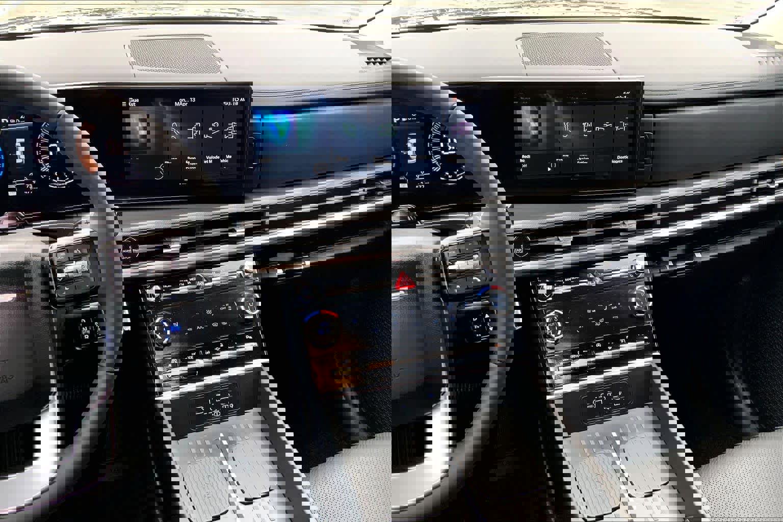 Used 2026 Hyundai Santa Fe SEL image 7