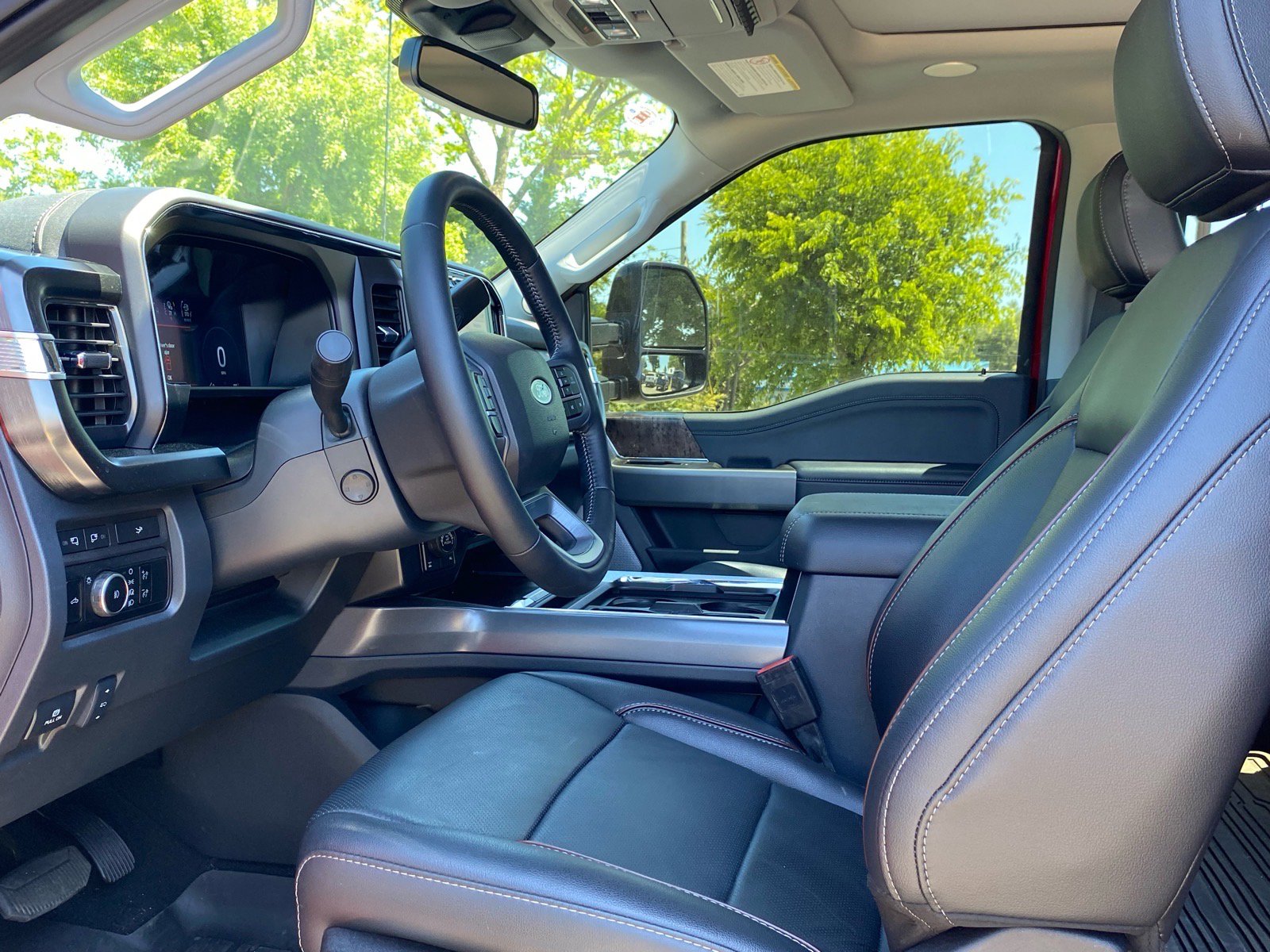 Certified 2024 Ford F250 Lariat w/ Lariat Ultimate Package AWD/4WD image 13