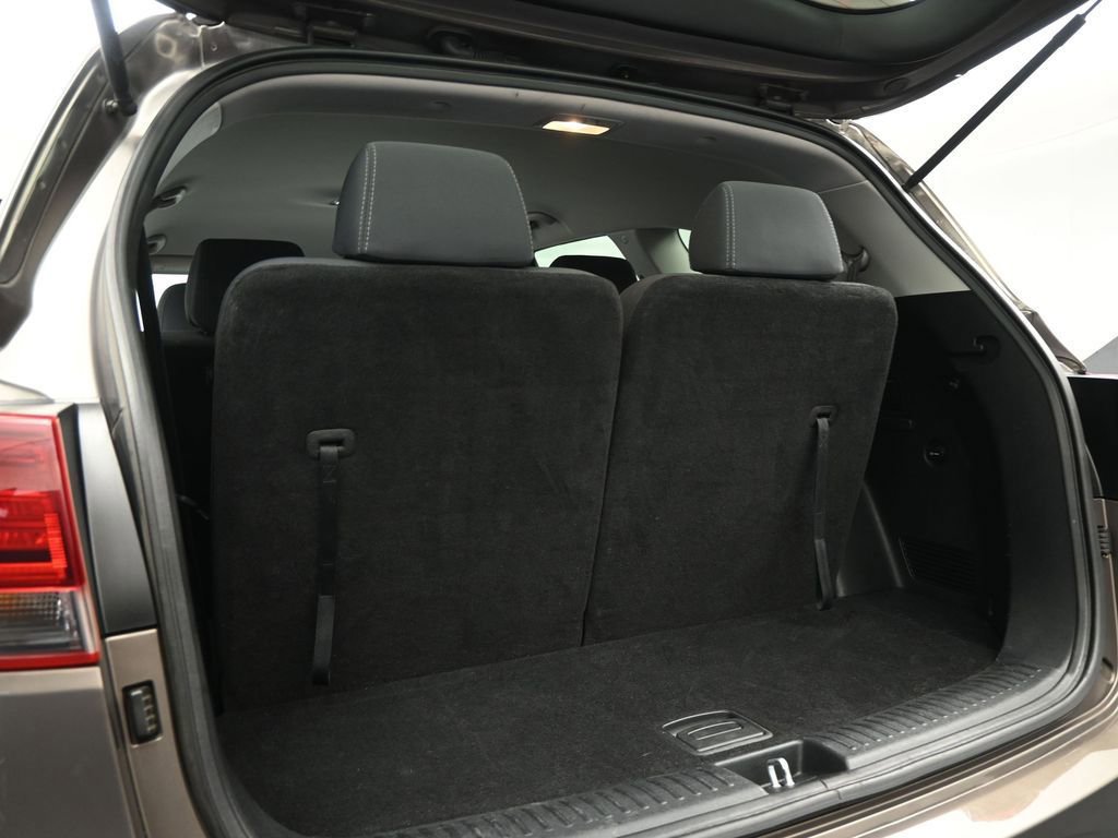 Used 2019 Kia Sorento LX image 52