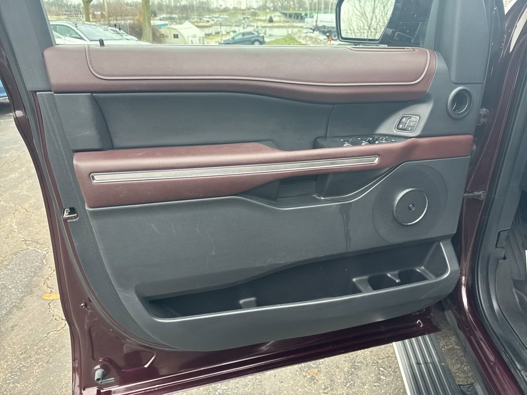 Certified 2023 Ford Expedition Limited image 18