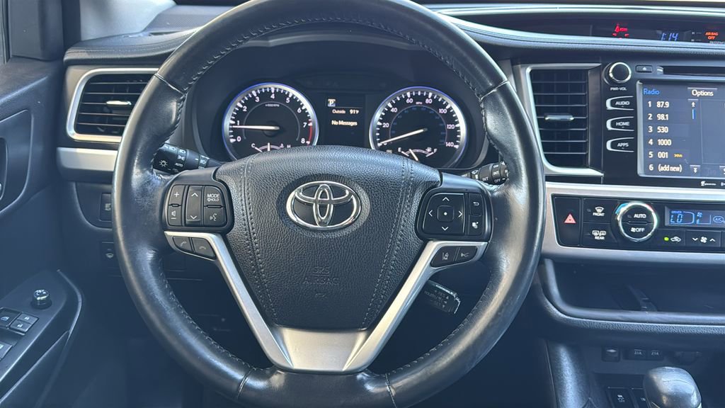 Used 2017 Toyota Highlander SE image 10