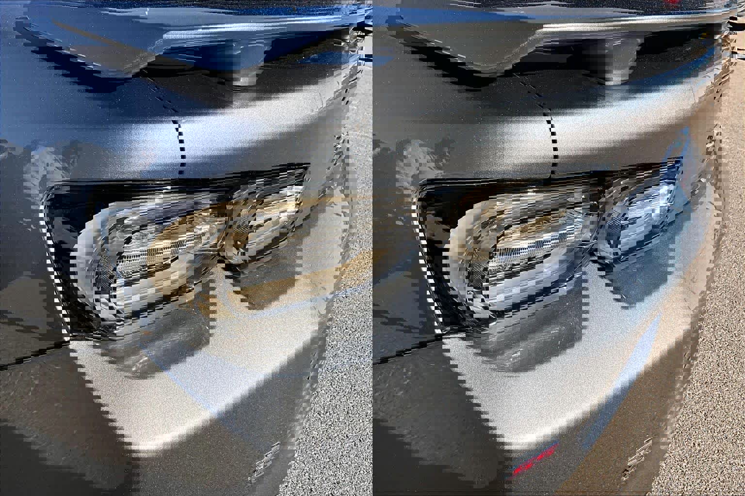 Used 2021 Chevrolet Camaro SS image 28