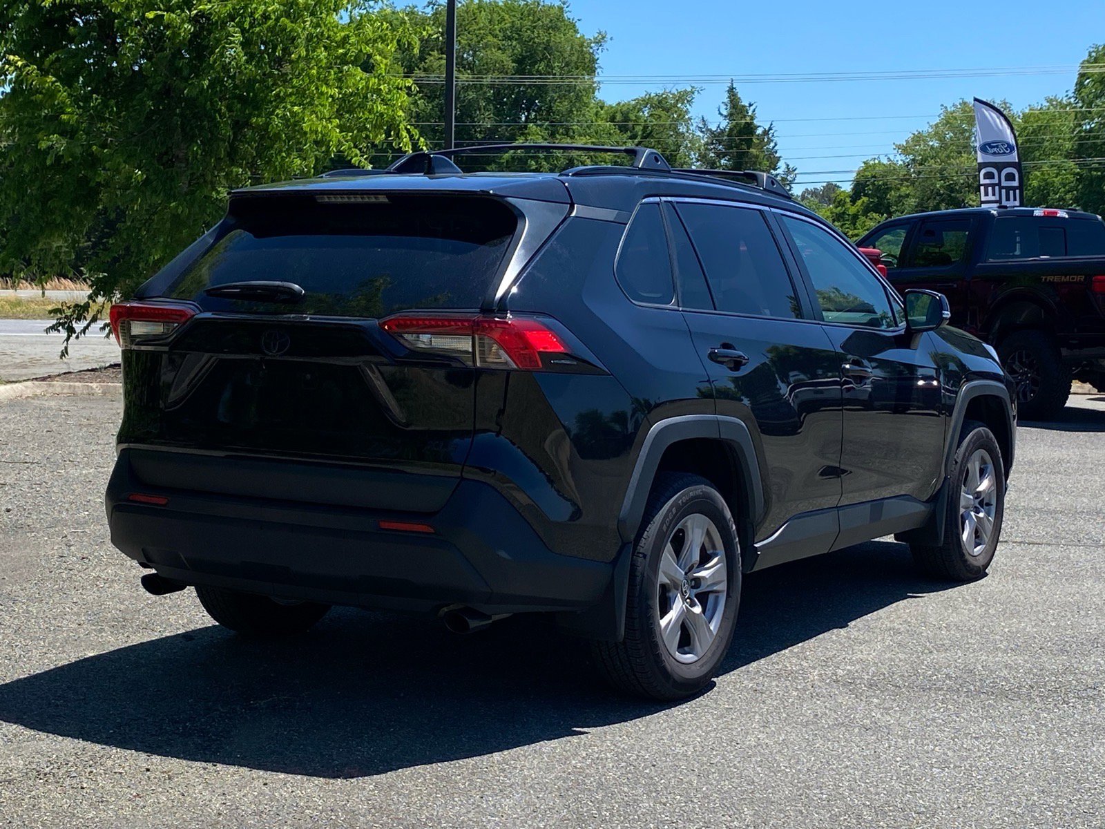 Used 2023 Toyota RAV4 XLE w/ Convenience Package AWD/4WD image 4