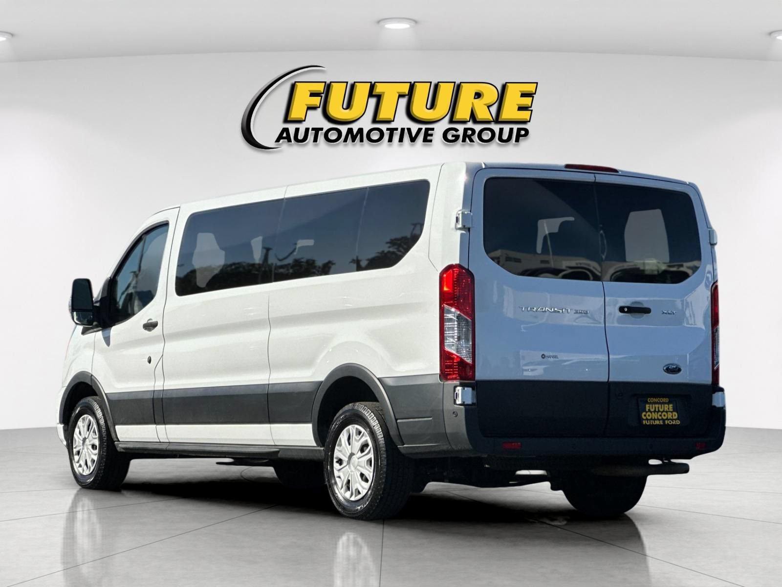 Certified 2022 Ford Transit 350 XLT RWD image 5