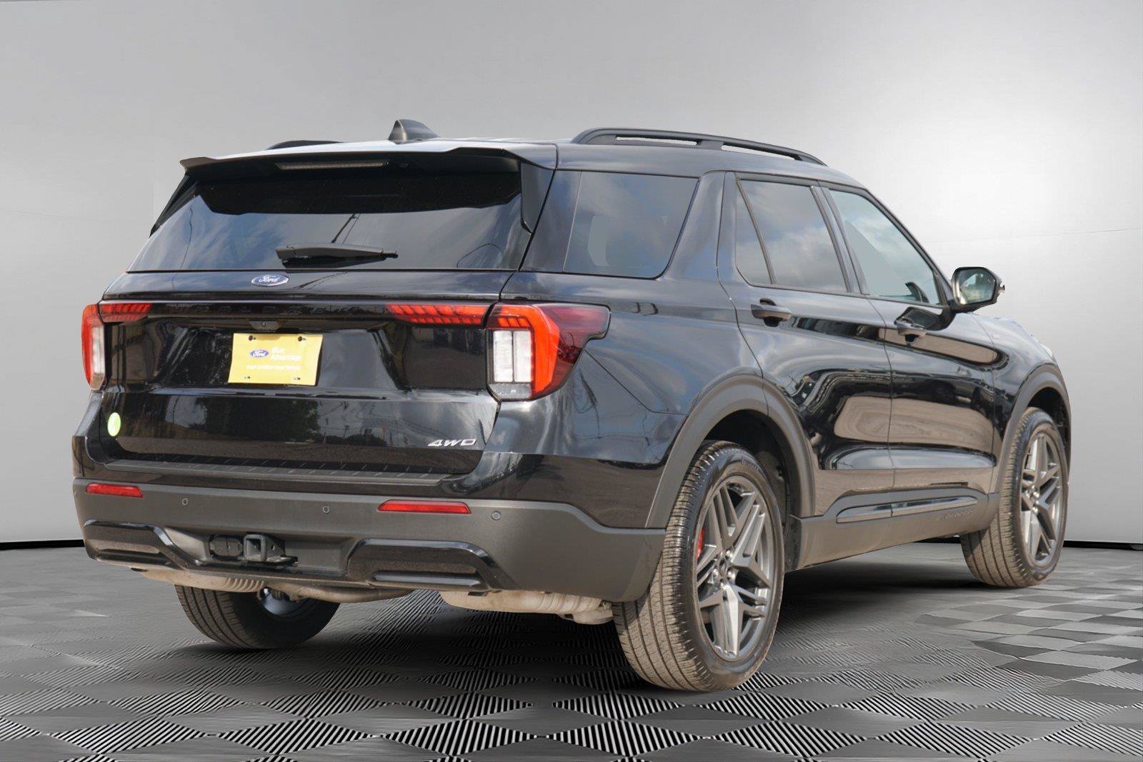 Certified 2025 Ford Explorer ST-Line w/ ST-Line Street Pack AWD/4WD image 5