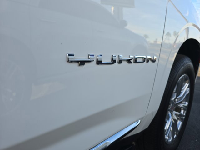 Used 2023 GMC Yukon XL SLT w/ SLT Luxury Package image 18