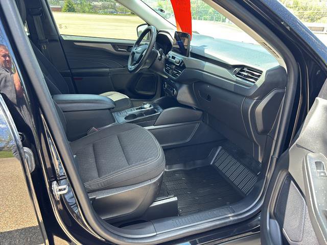 Certified 2024 Ford Escape Active AWD/4WD image 20